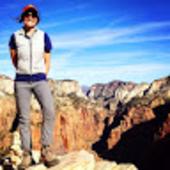 Meet your Posher, Laura - Picture 1 of 1